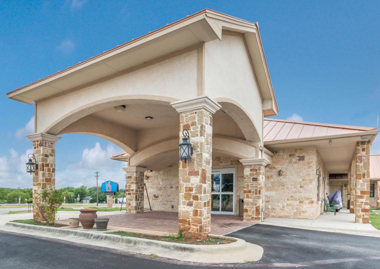 Motel 6 Floresville Exteriér fotografie